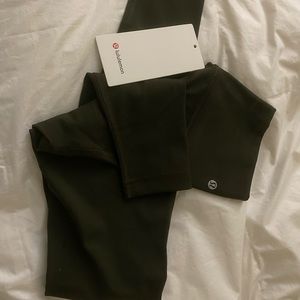 NWT Wunder Under HR Tight 28”